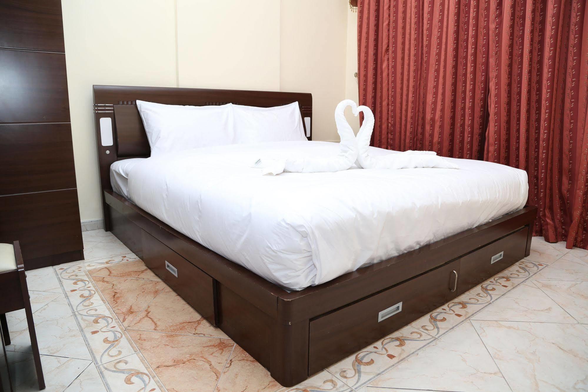 Safari Hotel Apartments Ajman Exterior foto